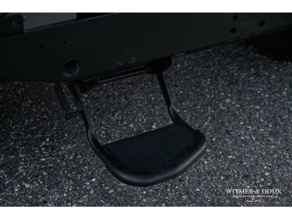 Image 25/27 of Land Rover Defender 90 (1996)