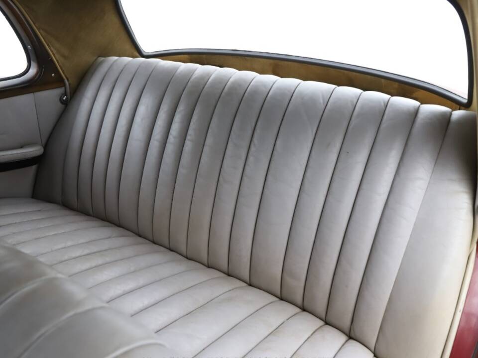 Immagine 16/34 di Mercedes-Benz 220 S (1957)