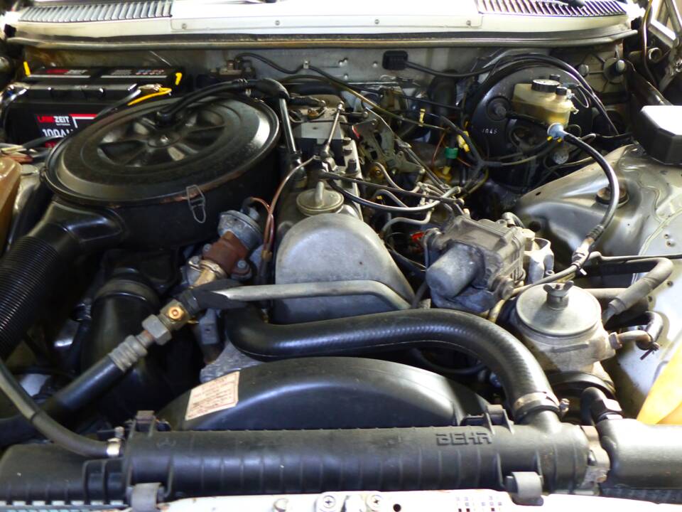 Bild 75/83 von Mercedes-Benz 300 D Turbodiesel (1983)