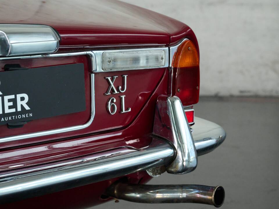Bild 16/50 von Jaguar XJ 6 L 4.2 (1974)
