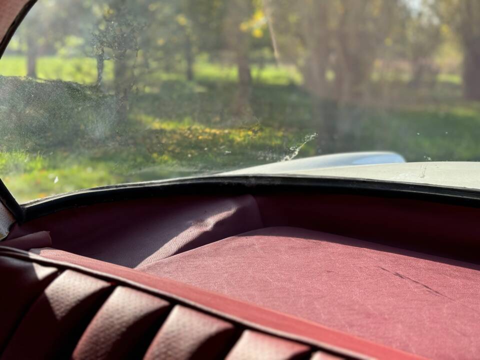 Image 131/132 of Mercedes-Benz 220 SE b (1963)