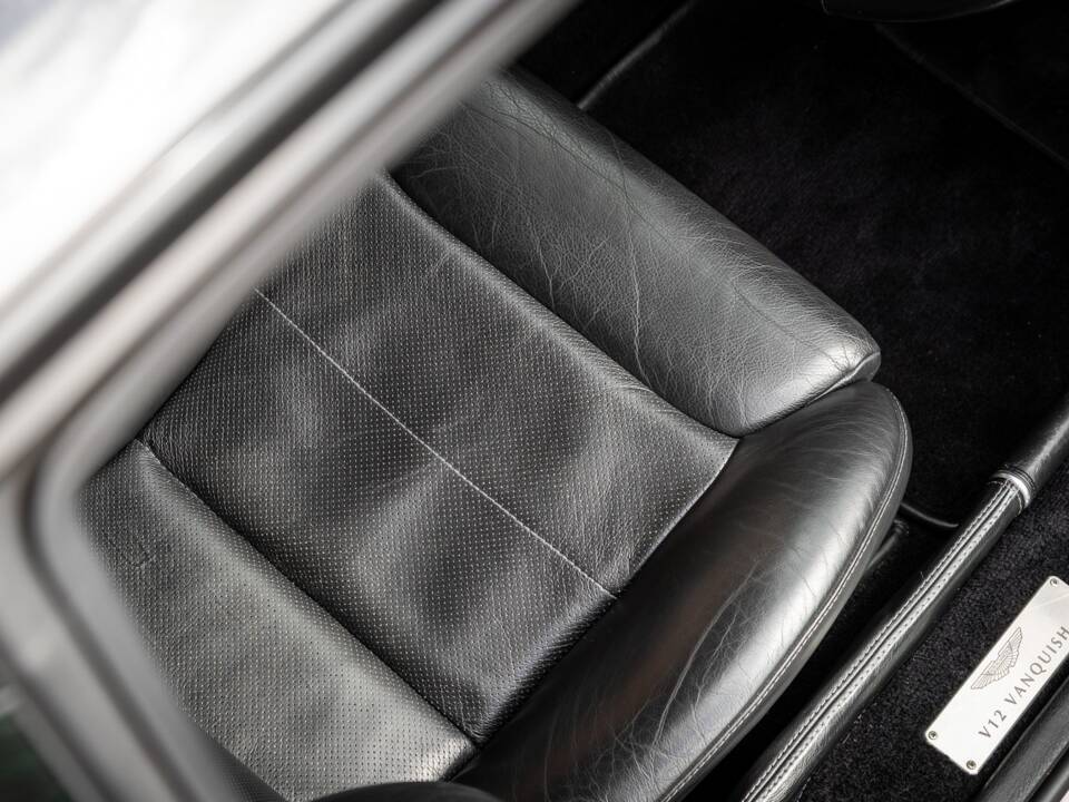 Bild 38/50 von Aston Martin V12 Vanquish S (2005)