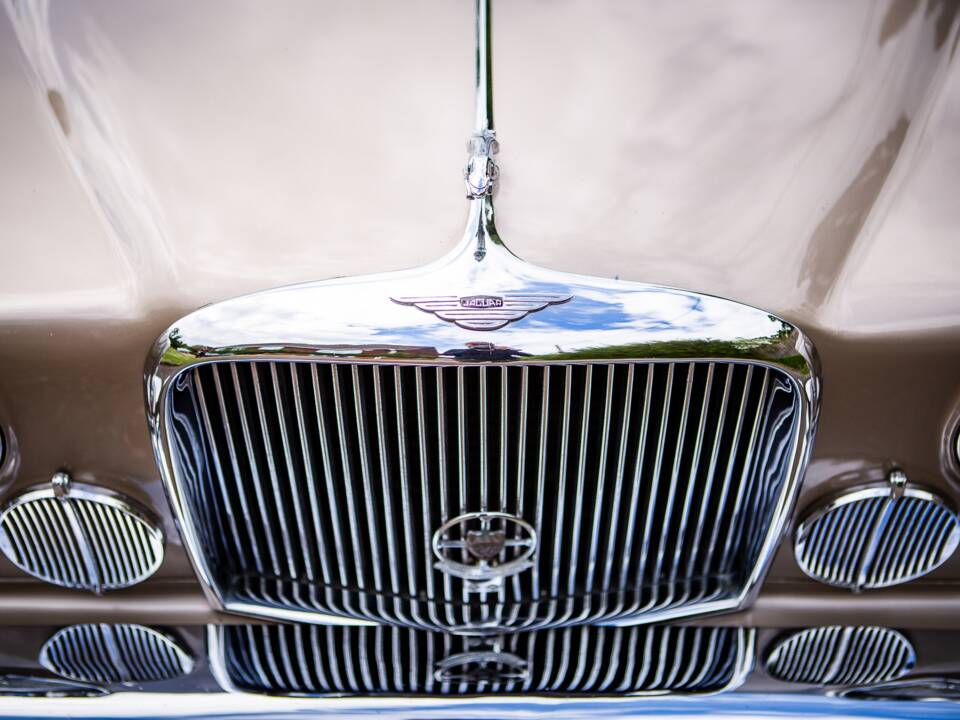 Image 20/40 of Jaguar Mk X 3.8 (1963)