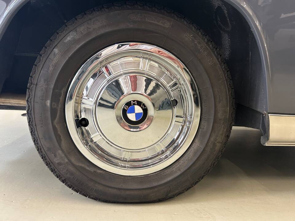 Image 35/37 of BMW 3200 CS (1964)