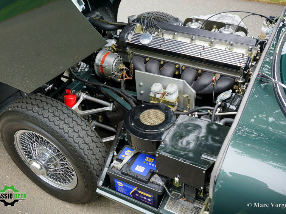 Afbeelding 25/61 van Jaguar E-Type (2+2) (1969)