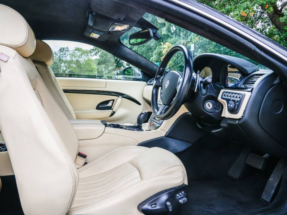 Image 40/43 of Maserati GranTurismo 4.2 (2008)