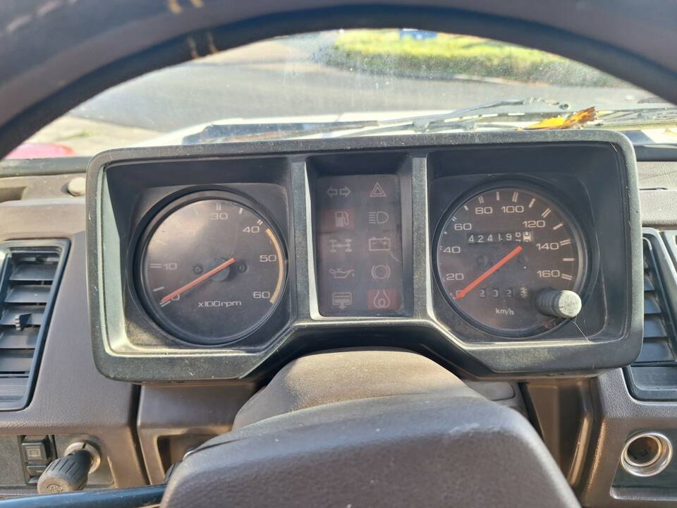 Bild 9/12 von Isuzu Trooper 2.2 TD (1986)