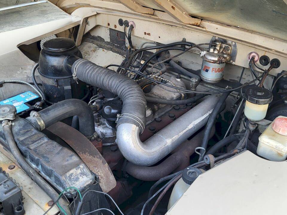 Bild 35/39 von Land Rover 88 (1981)