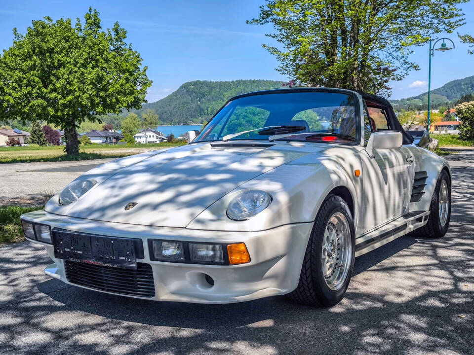 Image 8/36 of Porsche 911 Carrera 3.2 (1985)