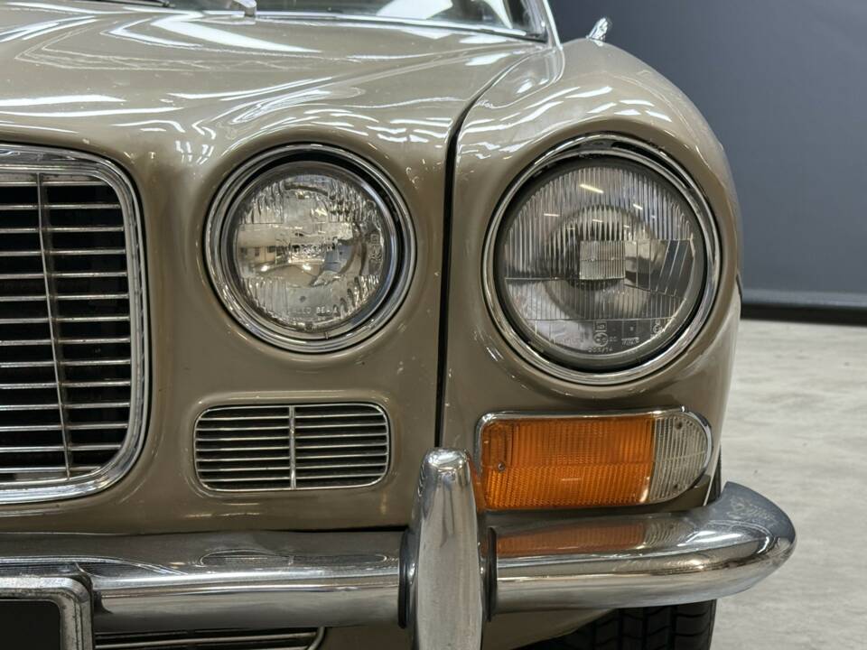 Bild 13/50 von Jaguar XJ 6 4.2 (1972)
