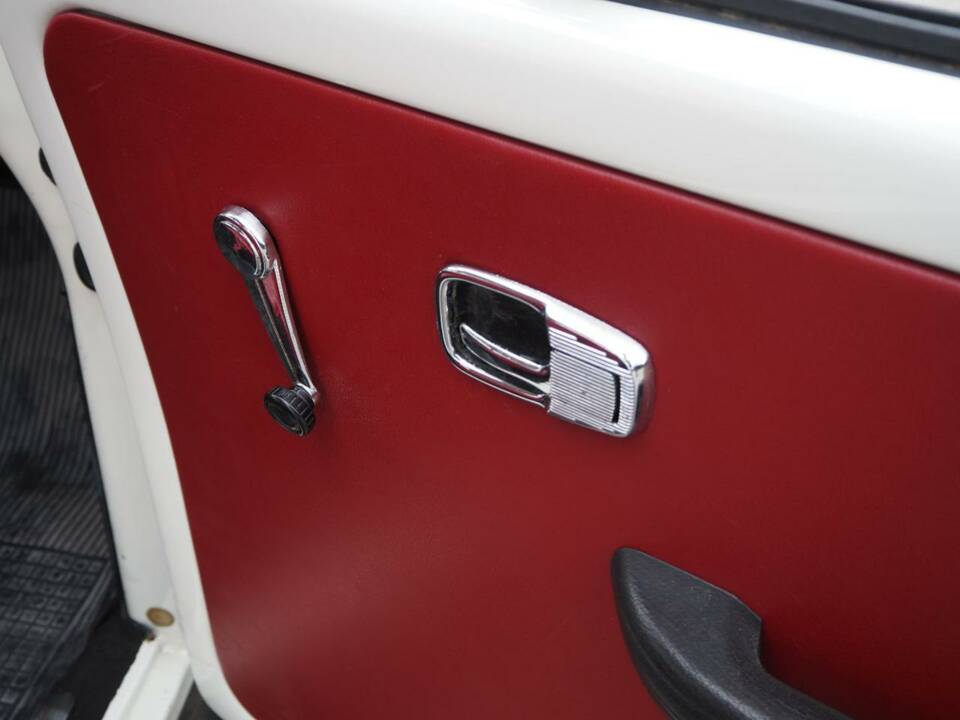 Bild 34/50 von Volkswagen Käfer 1300 (1968)