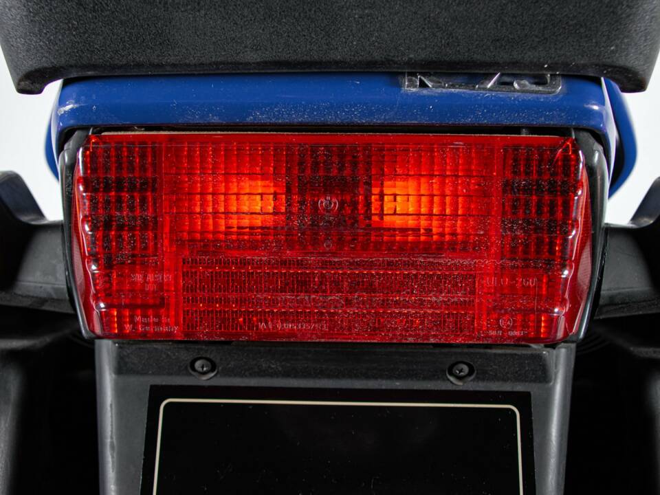 Image 50/50 de BMW DUMMY (1996)
