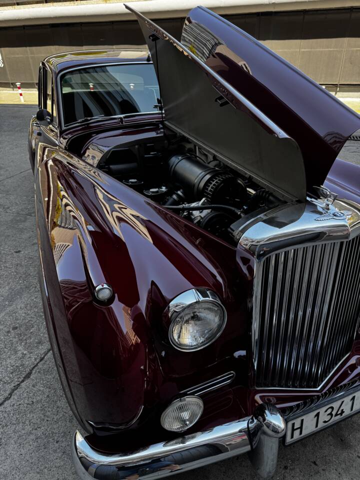 Image 50/81 of Bentley S 1 (1959)