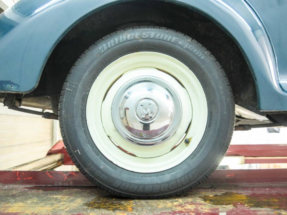 Image 50/50 of Morris Minor 1000 (1967)