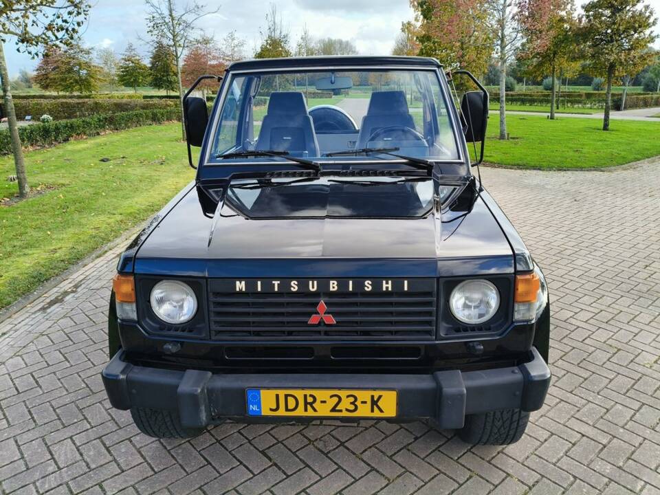 Image 3/8 of Mitsubishi Shogun (1987)