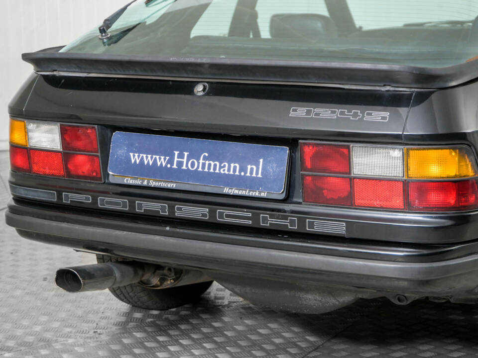 Immagine 28/50 di Porsche 924 S (1986)