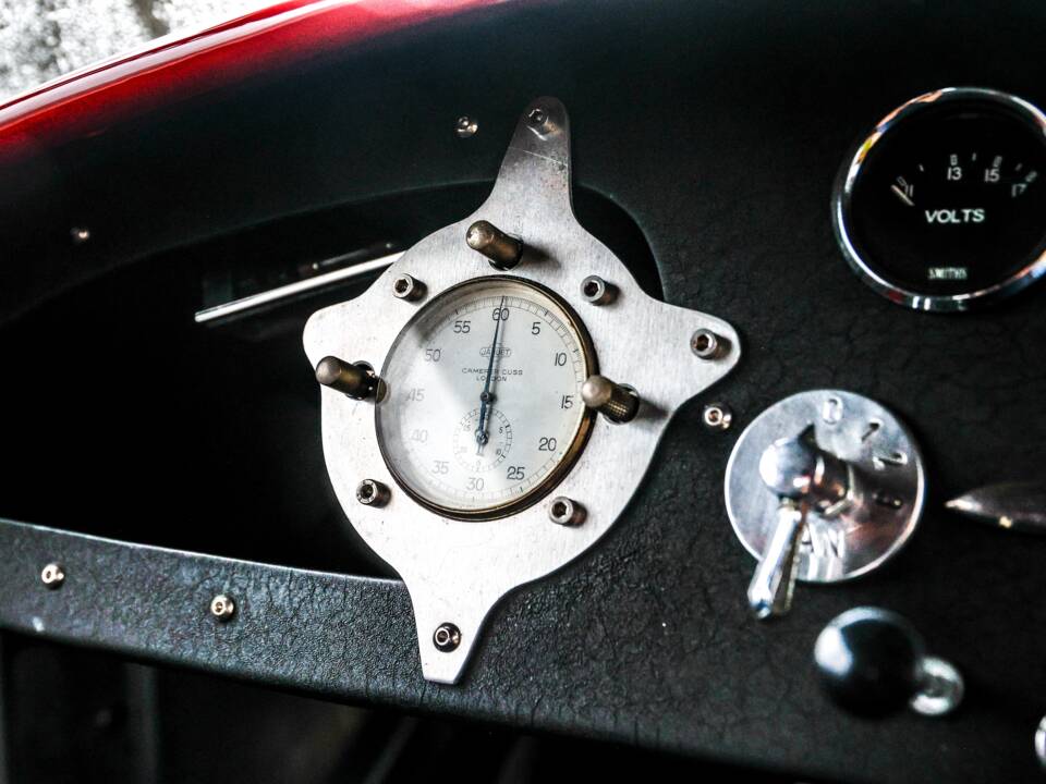 Image 36/49 of MG MGA 1850 (1960)