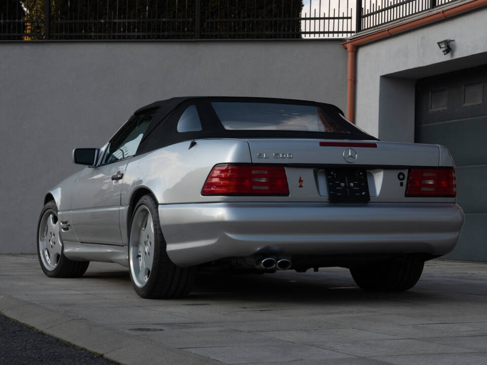 Bild 2/75 von Mercedes-Benz SL 500 (1997)