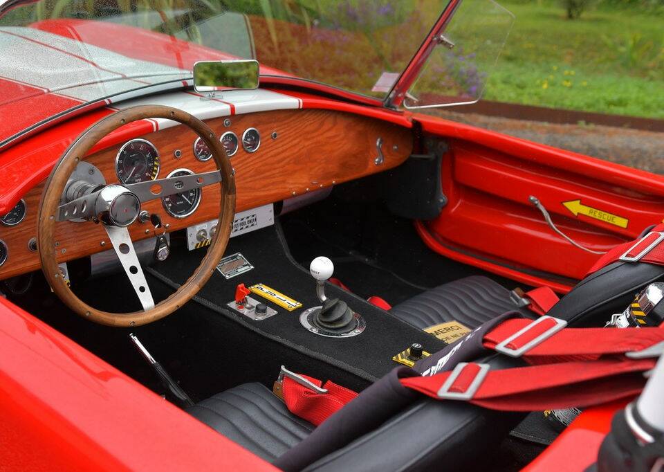 Image 2/8 of Contemporary Classics Cobra 427 S/C CCX (1965)