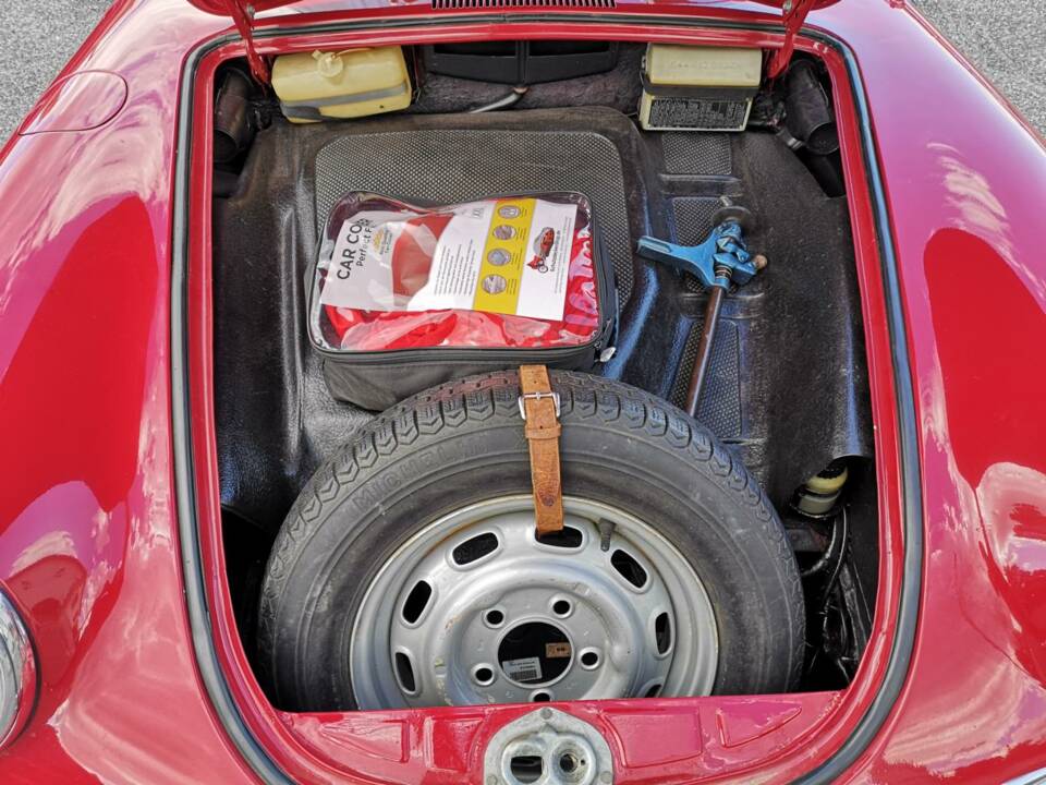 Image 39/63 of Porsche 356 C 1600 (1963)