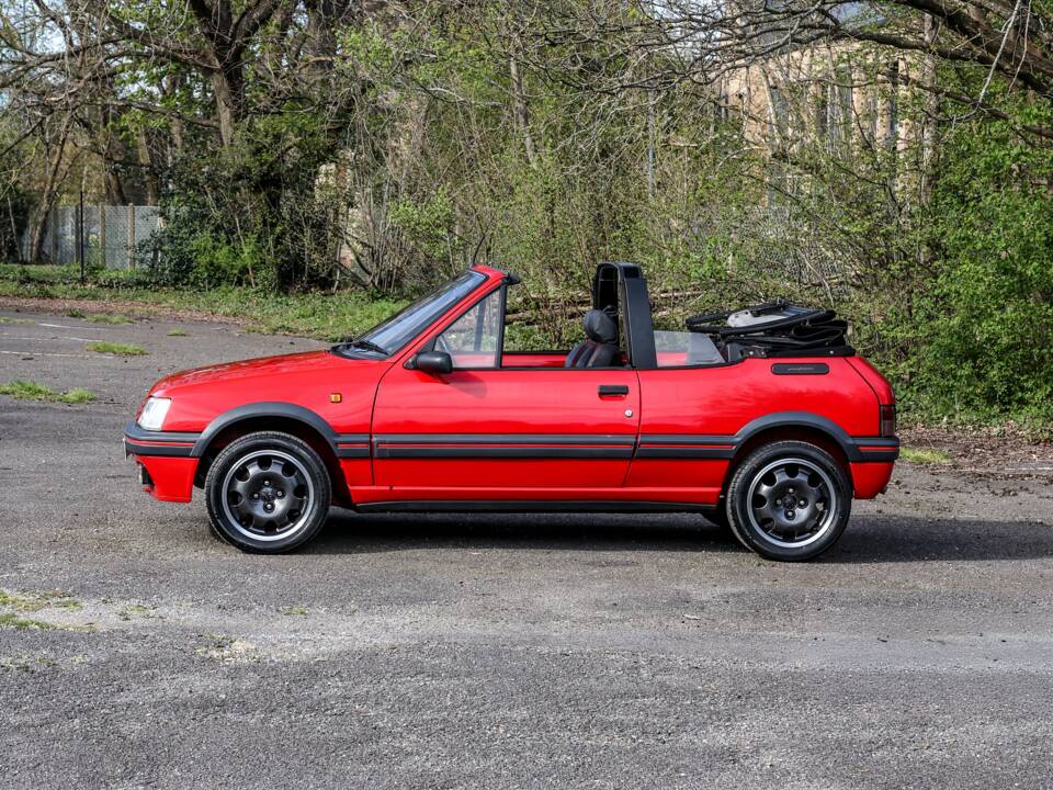 Image 15/38 of Peugeot 205 CTi (1991)