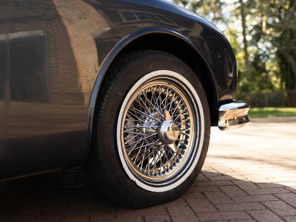 Image 33/50 de Jaguar Mk II 3.8 (1966)
