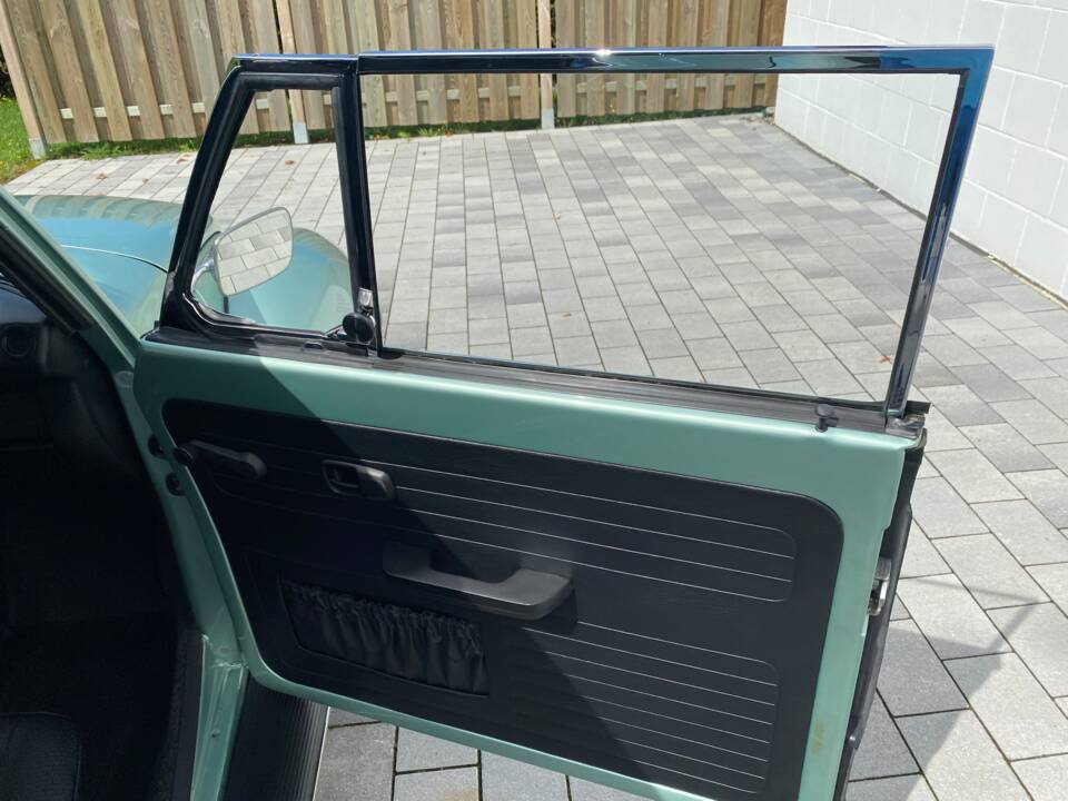 Image 19/96 of Volkswagen Beetle 1303 (1980)