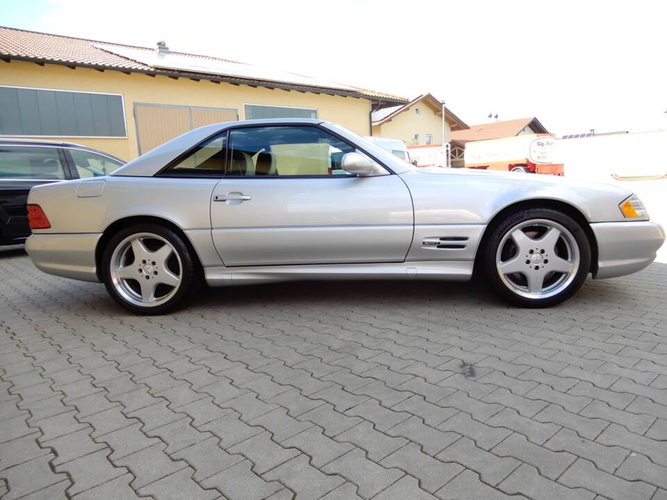 Image 29/35 of Mercedes-Benz SL 500 (2000)