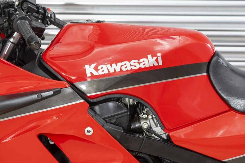 Bild 30/49 von Kawasaki GPz 1000RX (1987)