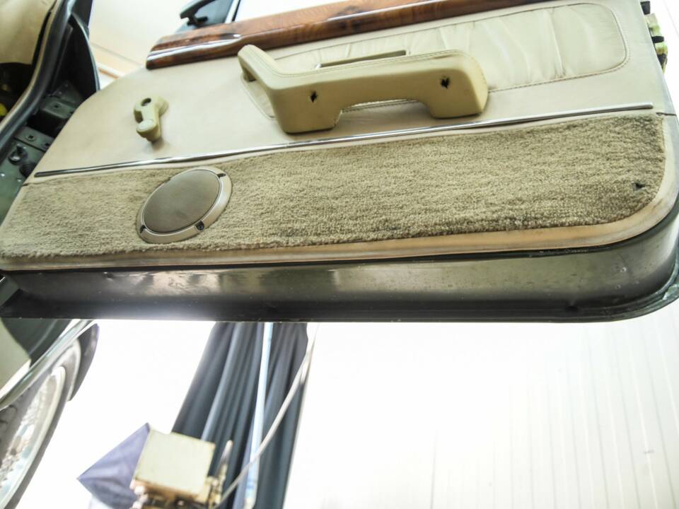 Immagine 45/50 di MG RV8 (1994)