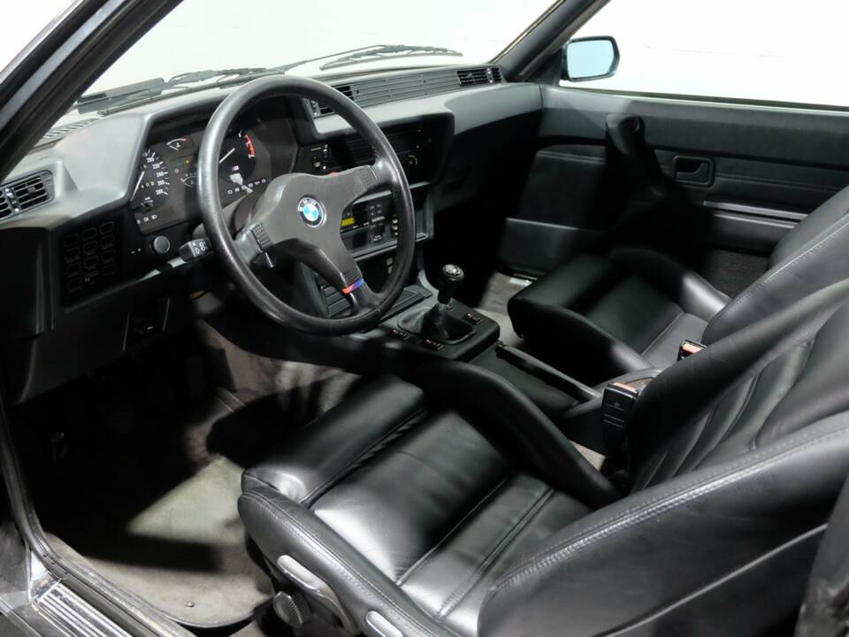 Image 4/35 of BMW M 635 CSi (1984)