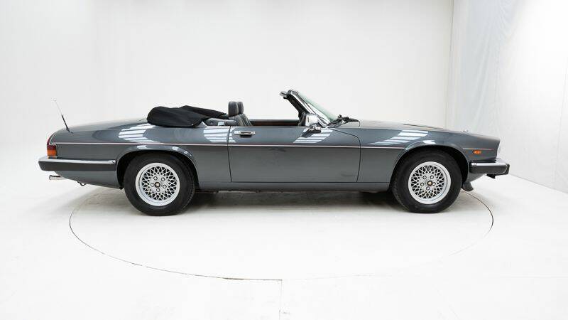 Image 9/15 of Jaguar XJS 5.3 V12 (1990)