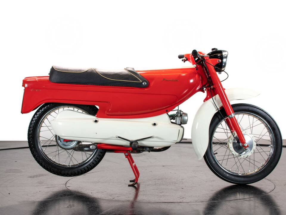 Image 6/23 of Parilla DUMMY (1961)