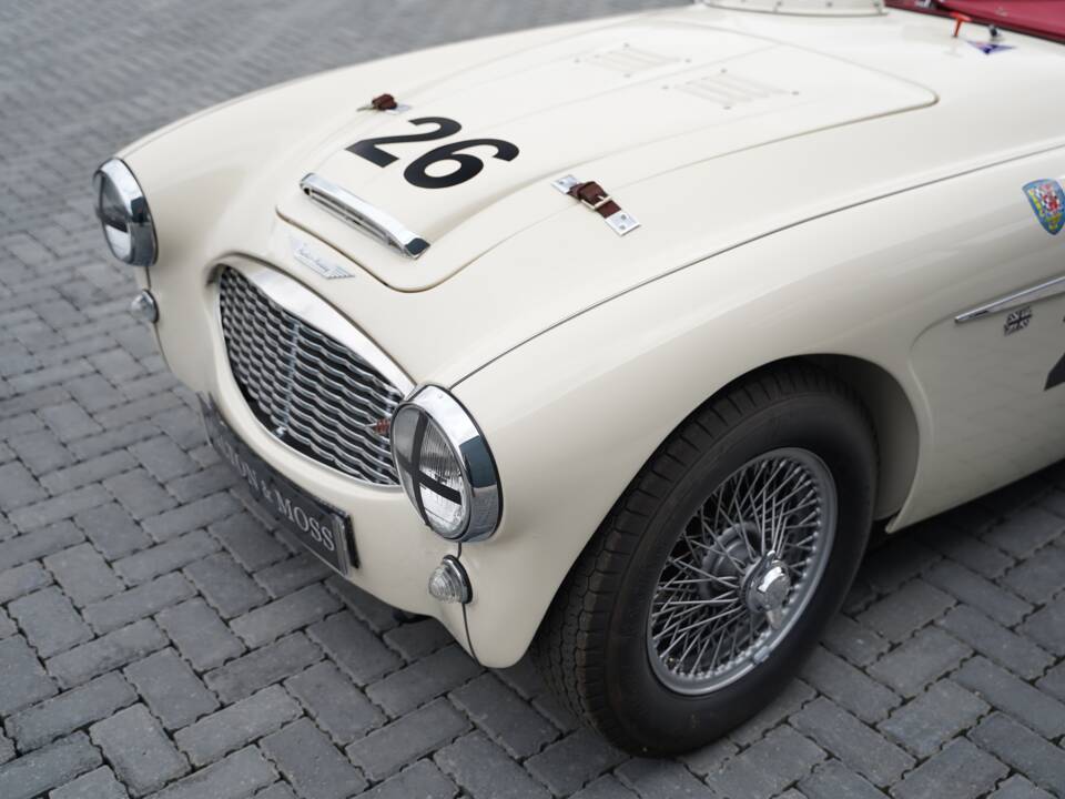 Image 28/50 of Austin-Healey 100&#x2F;6 (BN6) (1958)