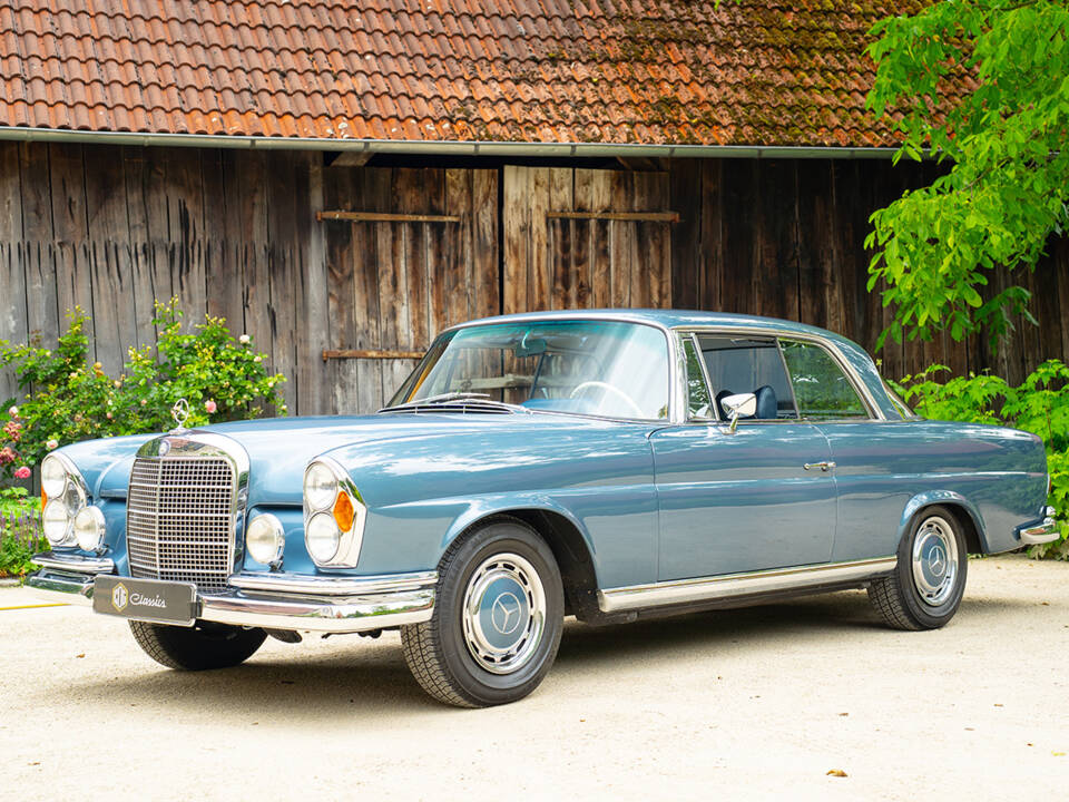 Image 6/48 of Mercedes-Benz 280 SE (1969)
