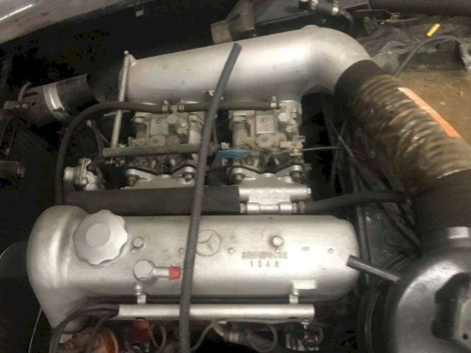 Image 30/43 of Mercedes-Benz 190 SL (1962)