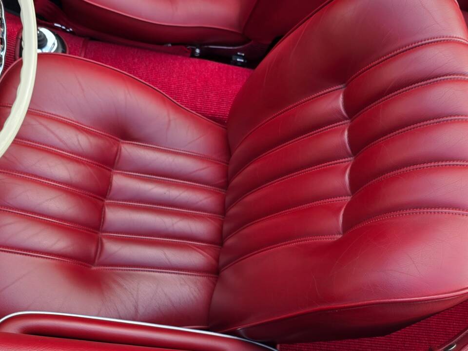 Image 13/21 of Mercedes-Benz 190 SL (1961)
