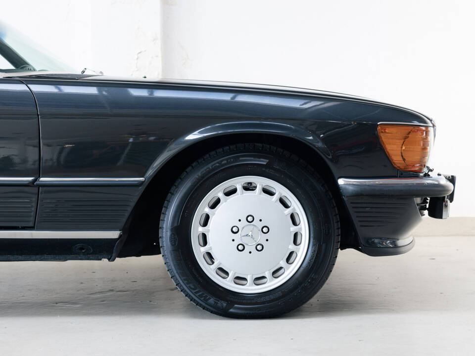 Image 20/30 of Mercedes-Benz 300 SL (1987)