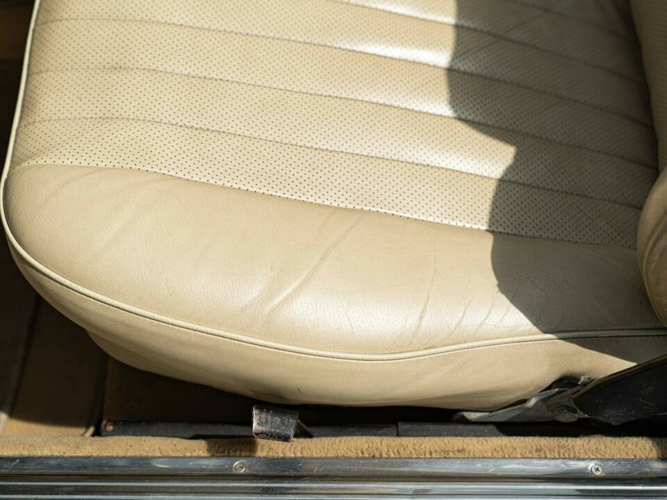 Image 36/50 of Mercedes-Benz 300 SL (1986)