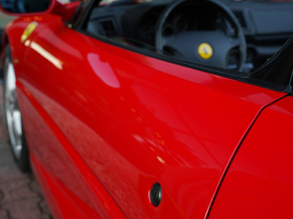 Imagen 10/50 de Ferrari F 355 F1 GTS (1998)