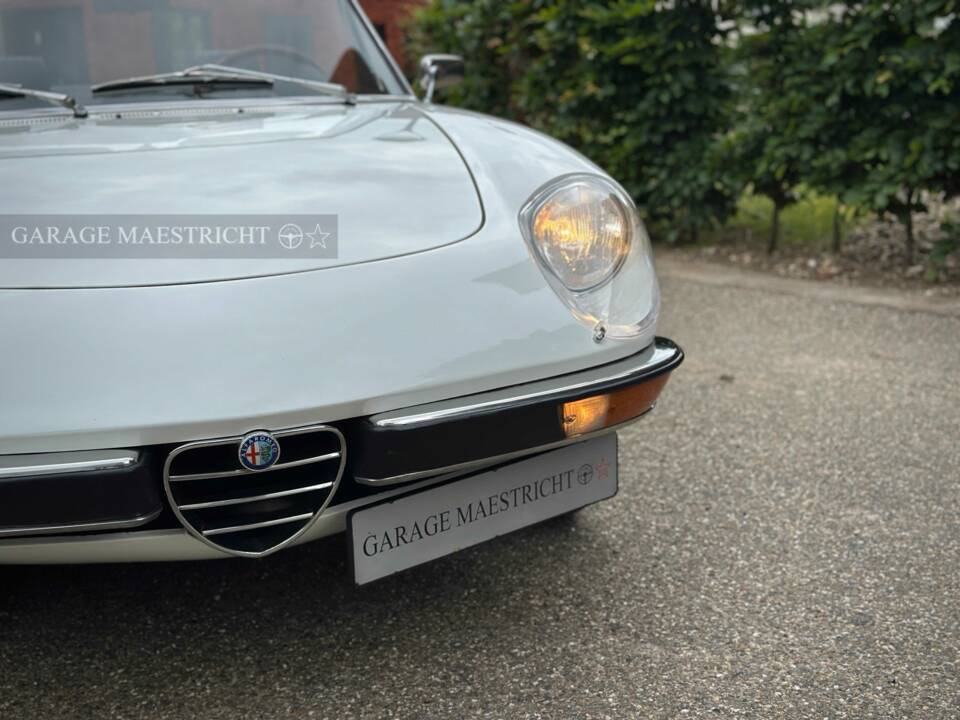 Image 15/95 of Alfa Romeo 2000 Spider Veloce (1980)