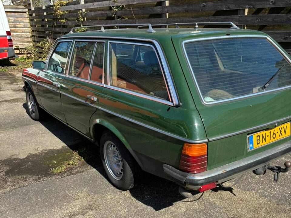 Bild 3/8 von Mercedes-Benz 300 TD (1983)