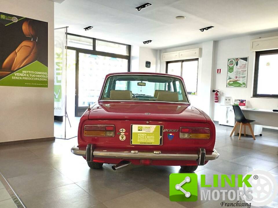 Imagen 6/10 de Alfa Romeo 2000 Berlina (1973)