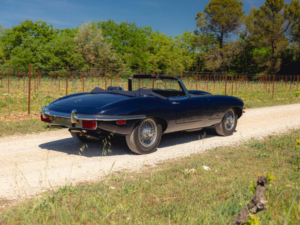 Image 4/50 de Jaguar E-Type (1969)