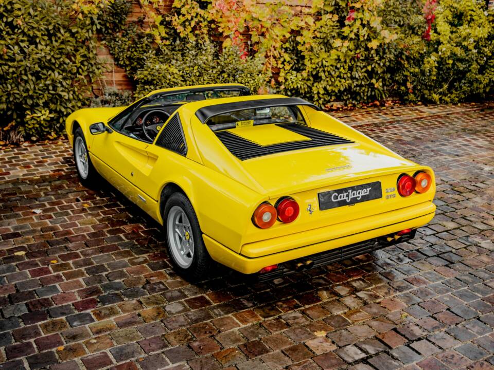 Bild 2/55 von Ferrari 328 GTS (1986)