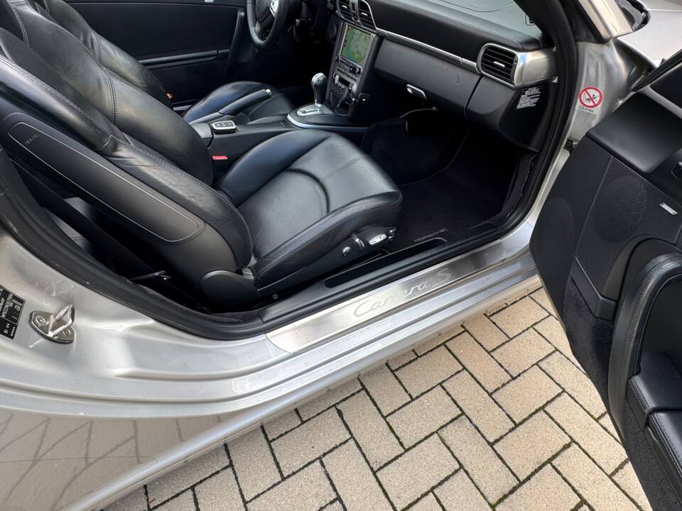 Image 31/59 of Porsche 911 Carrera S (2006)