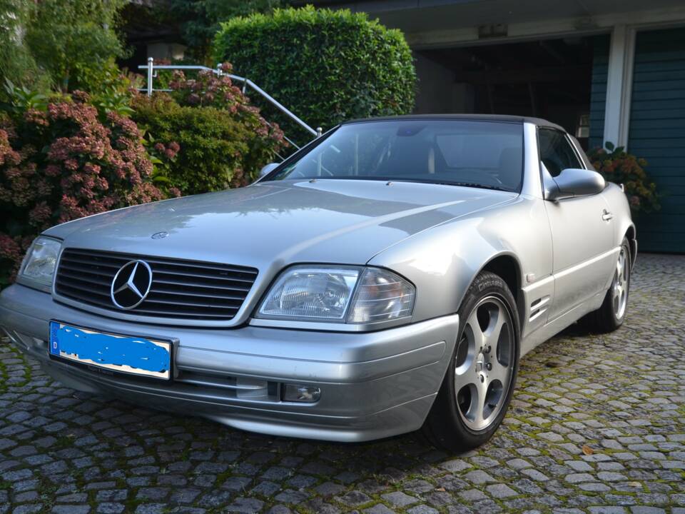 Image 1/11 of Mercedes-Benz SL 320 (2000)