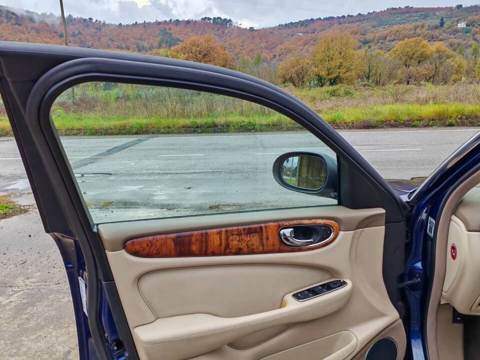 Bild 36/50 von Jaguar XJ 8 3.5 (2003)