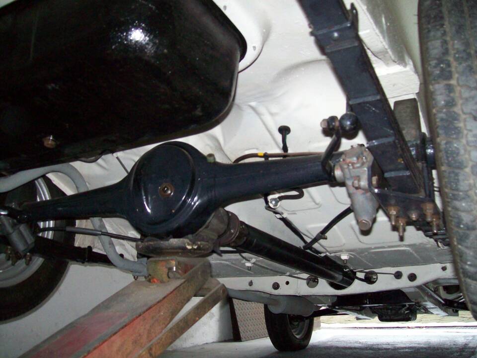 Image 8/15 of Morris Minor 1000 Traveller (1971)