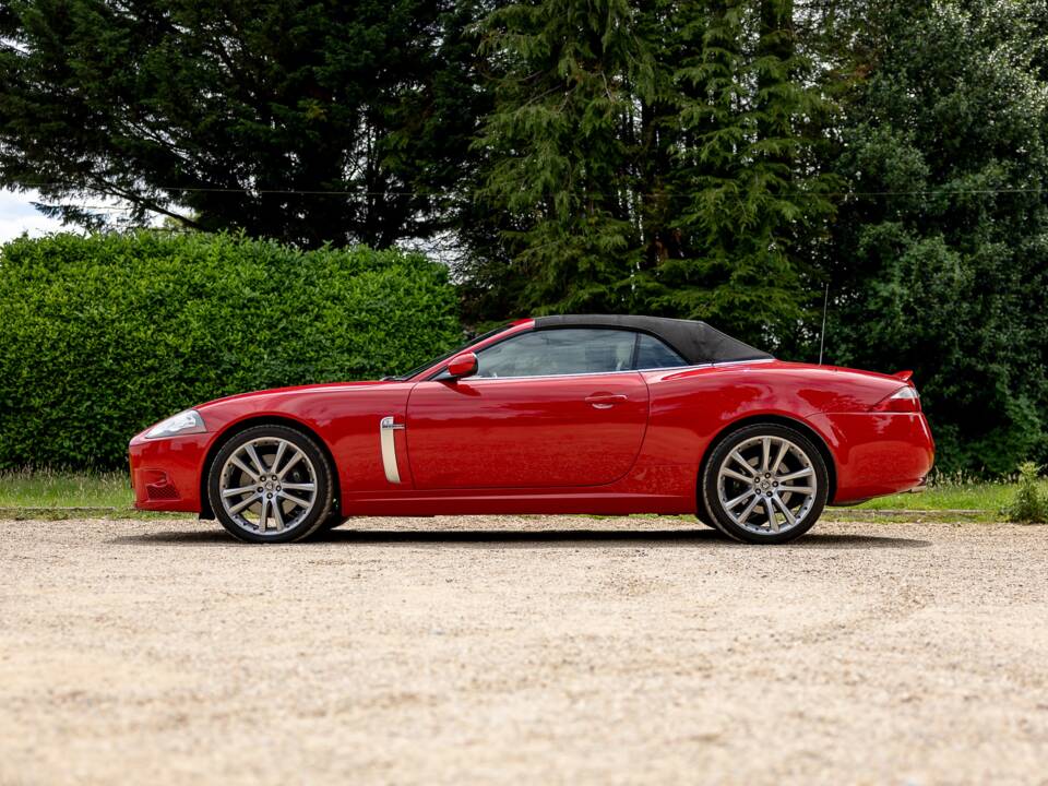 Image 12/50 of Jaguar XKR (2007)